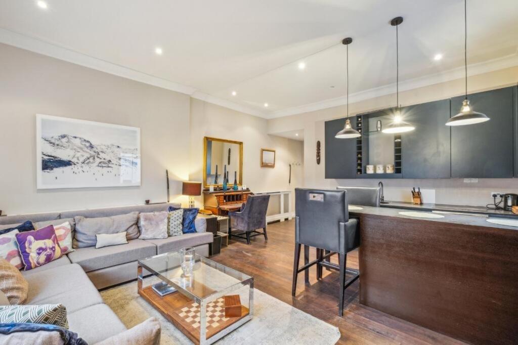 Charming And Full Of Character Apartment London Luaran gambar